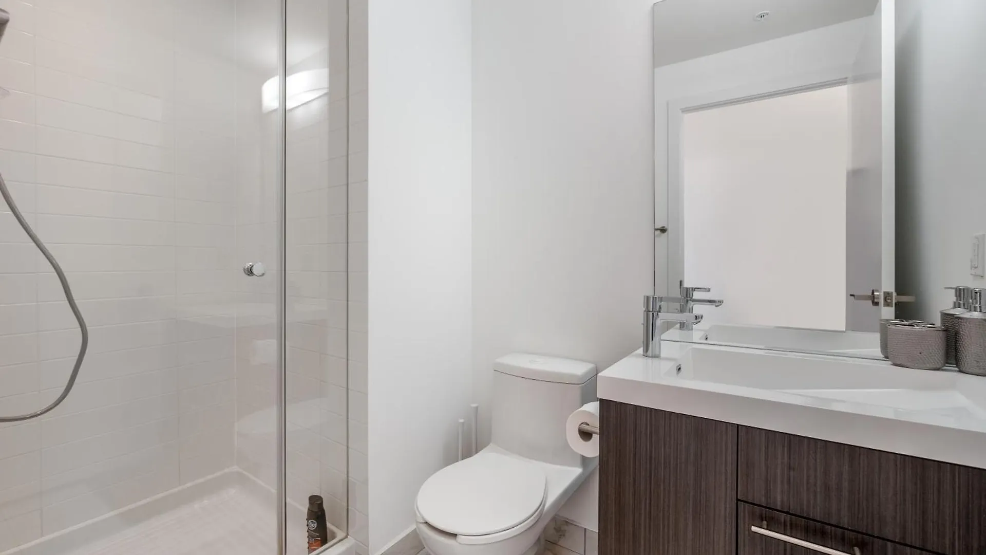 Designer One Bedroom Suite - Entertainment District Toronto Apartmán